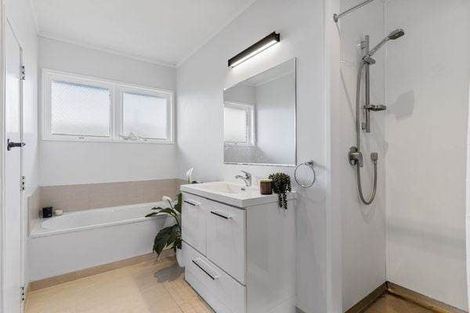 Photo of property in 1/29 Mahara Avenue, Birkenhead, Auckland, 0626