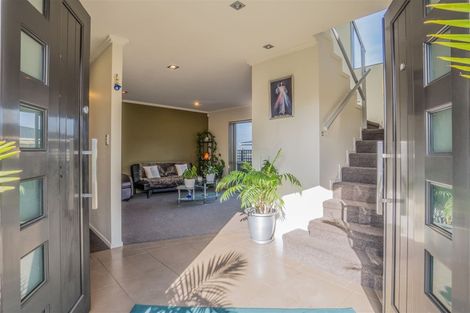 Photo of property in 4313a Great North Road, Glendene, Auckland, 0602