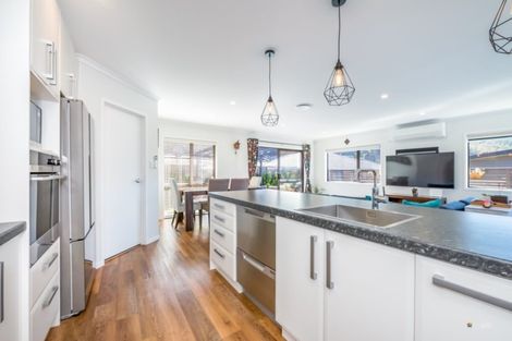 Photo of property in 79 Riverstone Drive, Riverstone Terraces, Upper Hutt, 5018