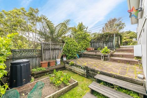 Photo of property in 42 Matuhi Street, Tirohanga, Lower Hutt, 5010