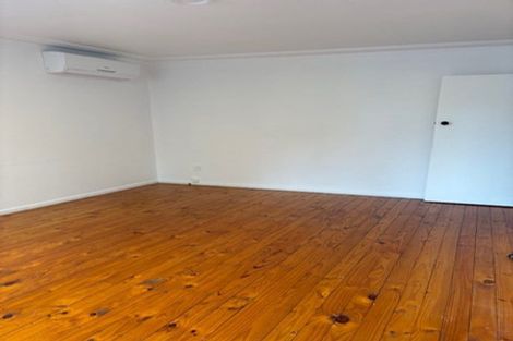 Photo of property in 3/42 Lincoln Road, Henderson, Auckland, 0610