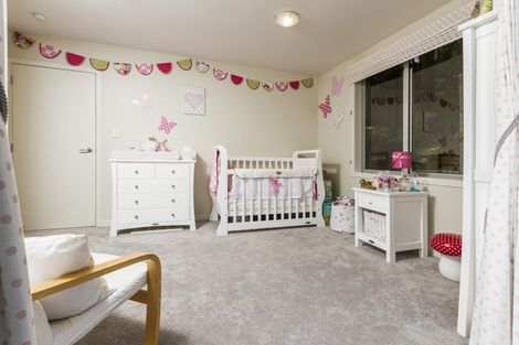 Photo of property in 1/22 Kiteroa Terrace, Rothesay Bay, Auckland, 0630