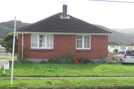 Photo of property in 11 Farmer Crescent, Taita, Lower Hutt, 5011