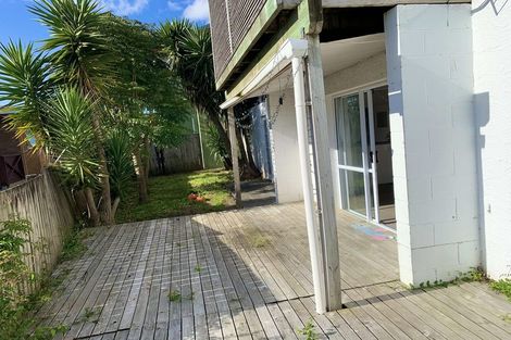 Photo of property in 2/20 Pemberton Avenue, Bayview, Auckland, 0629