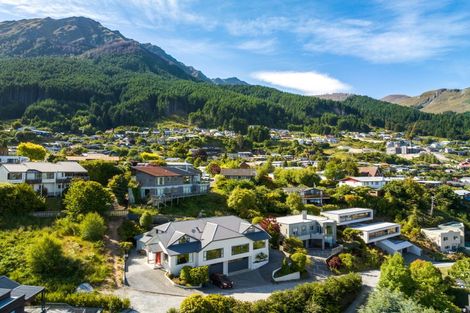 Photo of property in 19 Richards Park Lane, Fernhill, Queenstown, 9300