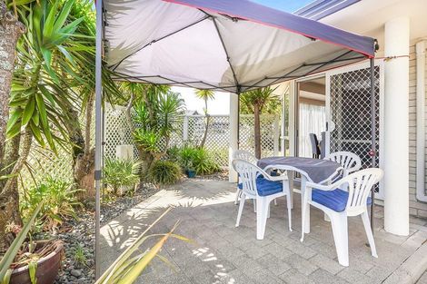 Photo of property in 2 Sunset Close, Western Heights, Hamilton, 3200