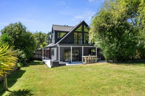 Photo of property in 70 Pinehaven Road, Pinehaven, Upper Hutt, 5019
