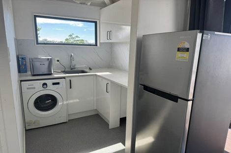 Photo of property in 58 Gladstone Road, Northcote, Auckland, 0627