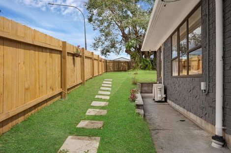 Photo of property in 1/10 Mildmay Road, Henderson, Auckland, 0610