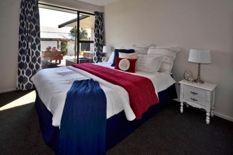 Photo of property in 445 Mairehau Road, Parklands, Christchurch, 8083