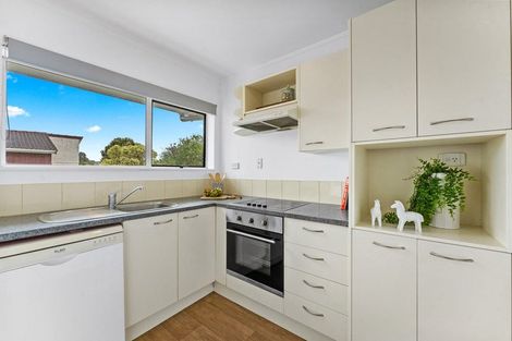 Photo of property in 1/307a Wairau Road, Totara Vale, Auckland, 0627