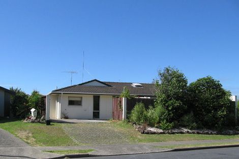 Photo of property in 1 Penguin Drive, Murrays Bay, Auckland, 0630