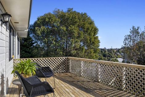 Photo of property in 7 Larsen Place, Merrilands, New Plymouth, 4312