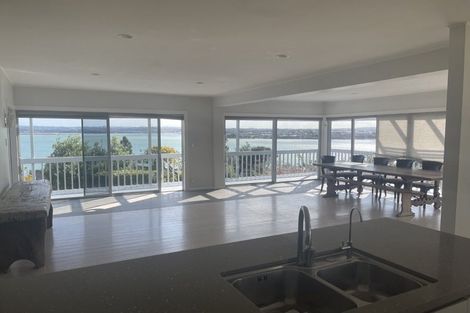 Photo of property in 25 Brigantine Drive, Beach Haven, Auckland, 0626
