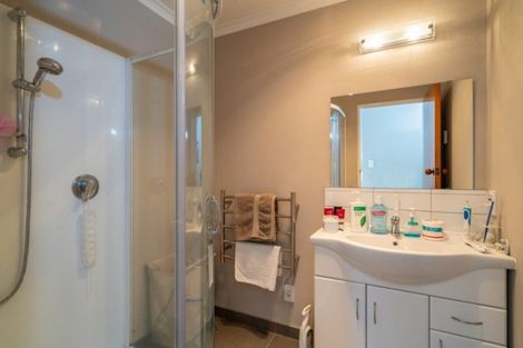 Photo of property in 7 Reeves Road, Acacia Bay, Taupo, 3330