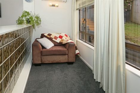 Photo of property in 48 Vintage Drive, Henderson, Auckland, 0612