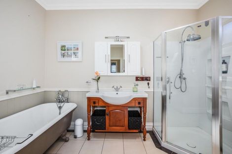 Photo of property in 2 Martin Street, Waikanae, 5036