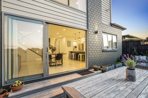 Photo of property in 17 Winscombe Street, Belmont, Auckland, 0622