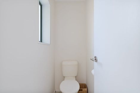 Photo of property in 33 Woodford Avenue, Henderson, Auckland, 0610