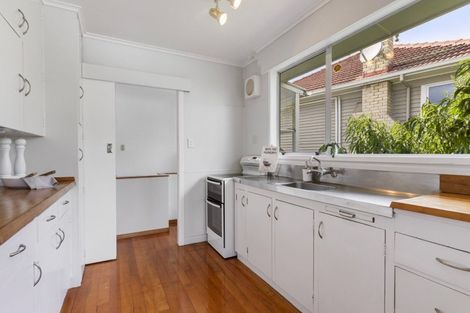 Photo of property in 202 Rangatira Road, Beach Haven, Auckland, 0626