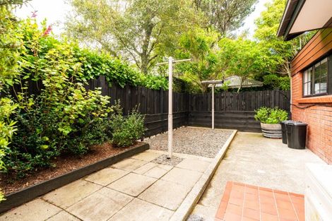 Photo of property in 2/136 Karori Road, Karori, Wellington, 6012