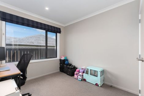 Photo of property in 21 Nelson Avenue, Aotea, Porirua, 5024