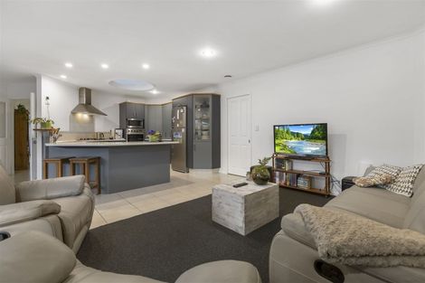 Photo of property in 24 Saint Heliers Place, Papamoa Beach, Papamoa, 3118