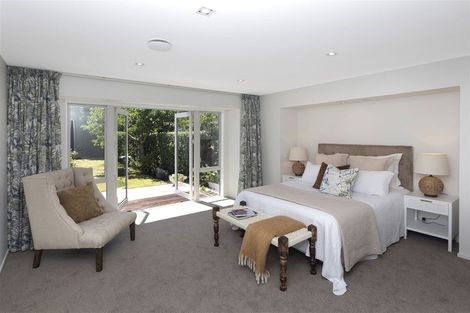 Photo of property in 72 Memorial Avenue, Ilam, Christchurch, 8053