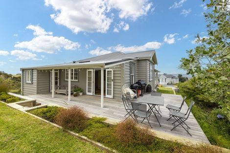 Photo of property in 204 Cape Rodney Road, Leigh, 0985