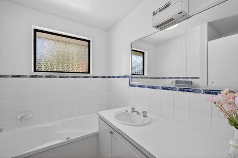 Photo of property in 32 Scarlet Oak Drive, West Melton, Christchurch, 7676