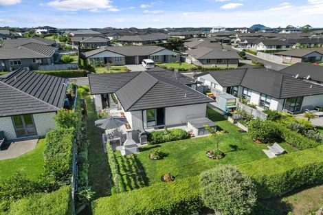 Photo of property in Waterview Estate, 86/4 Greystone Place, Omokoroa, 3114