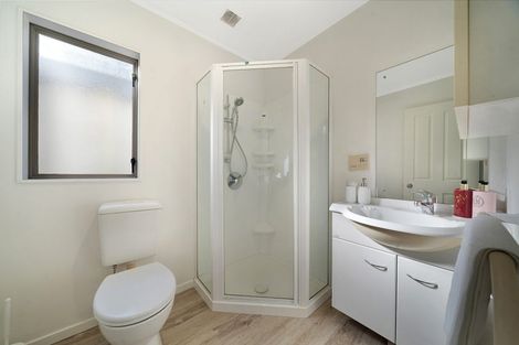 Photo of property in 8 Lockington Avenue, Henderson, Auckland, 0612