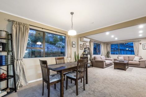 Photo of property in 61 Albatross Close, Whitby, Porirua, 5024