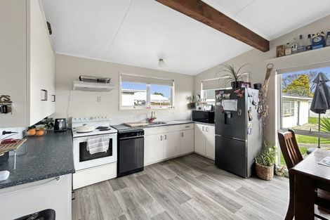 Photo of property in 41 Somerset Crescent, Highbury, Palmerston North, 4412