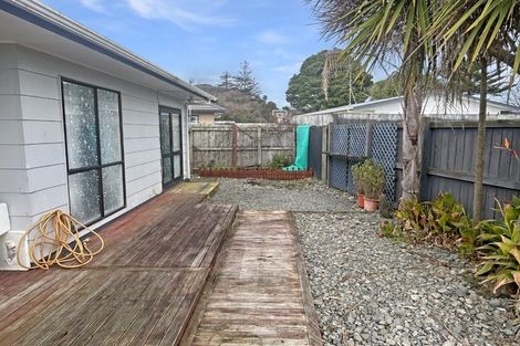 Photo of property in 10 Kebbell Avenue, Levin, 5510