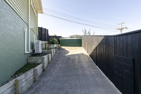 Photo of property in 5 Scott Street, Moturoa, New Plymouth, 4310