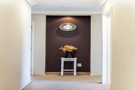 Photo of property in 11 Mackwell Road, Fairview Heights, Auckland, 0632