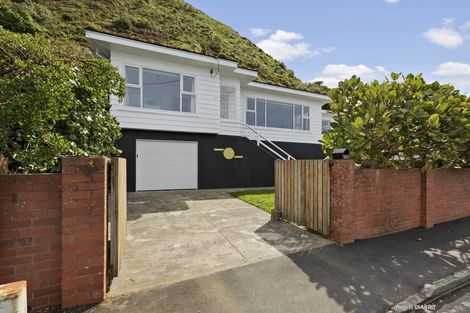 Photo of property in 146 Owhiro Bay Parade, Owhiro Bay, Wellington, 6023