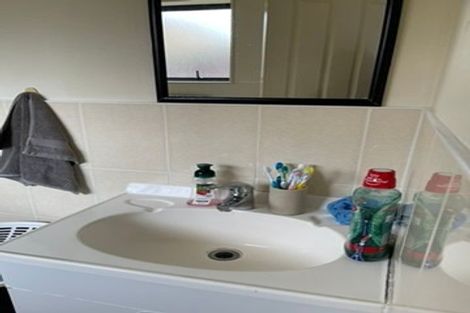 Photo of property in 70 Naylors Drive, Mangere, Auckland, 2022