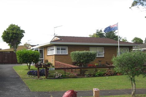 Photo of property in 1/16 Challen Close, Conifer Grove, Takanini, 2112
