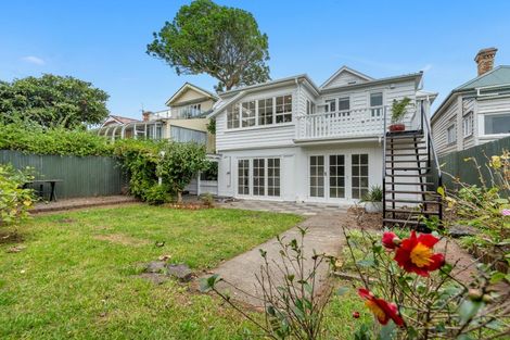 Photo of property in 29 Queens Parade, Devonport, Auckland, 0624
