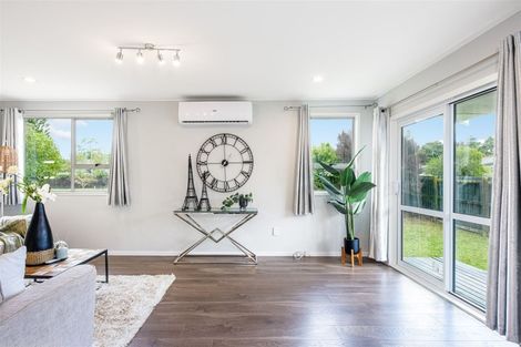 Photo of property in 17 Camphora Place, Ranui, Auckland, 0612