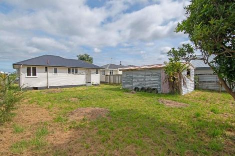 Photo of property in 27 Hill Crescent, Papakura, 2110