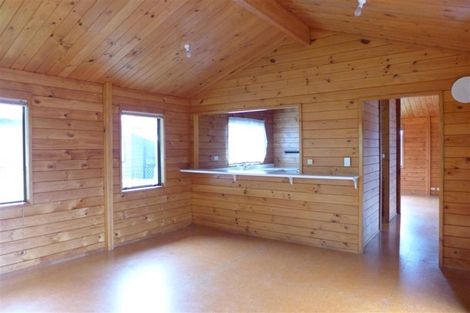 Photo of property in 8 Chardon Place, Henderson, Auckland, 0612