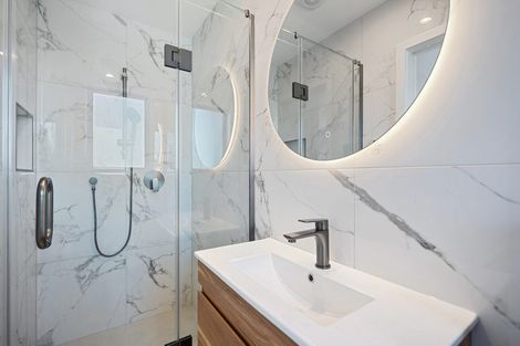 Photo of property in 5d Glendhu Road, Bayview, Auckland, 0629