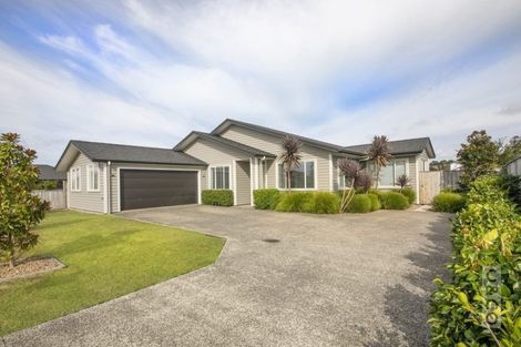 Photo of property in 12 Pohutukawa Parade, Riverhead, 0820