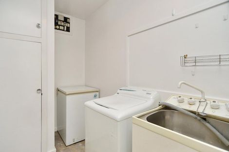 Photo of property in 2/1 Leeman Place, Redwood, Christchurch, 8051