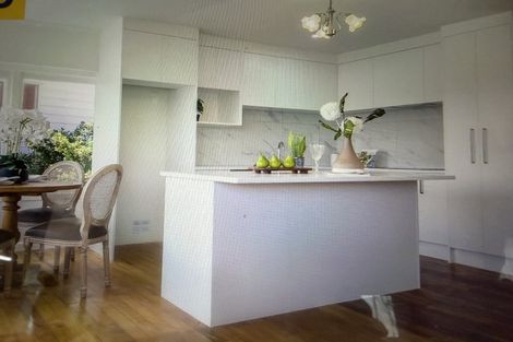 Photo of property in 2/322 East Coast Road, Sunnynook, Auckland, 0632