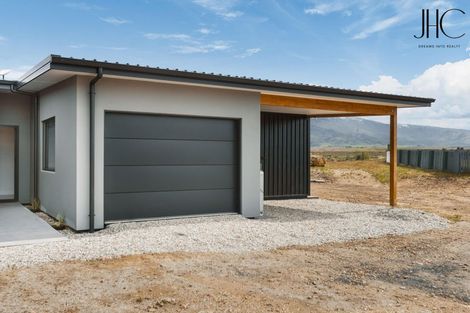 Photo of property in 6 Cassidy Way, Springvale, Alexandra, 9391