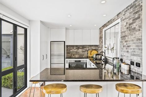 Photo of property in 3 Marua Palm Grove, Timberlea, Upper Hutt, 5018